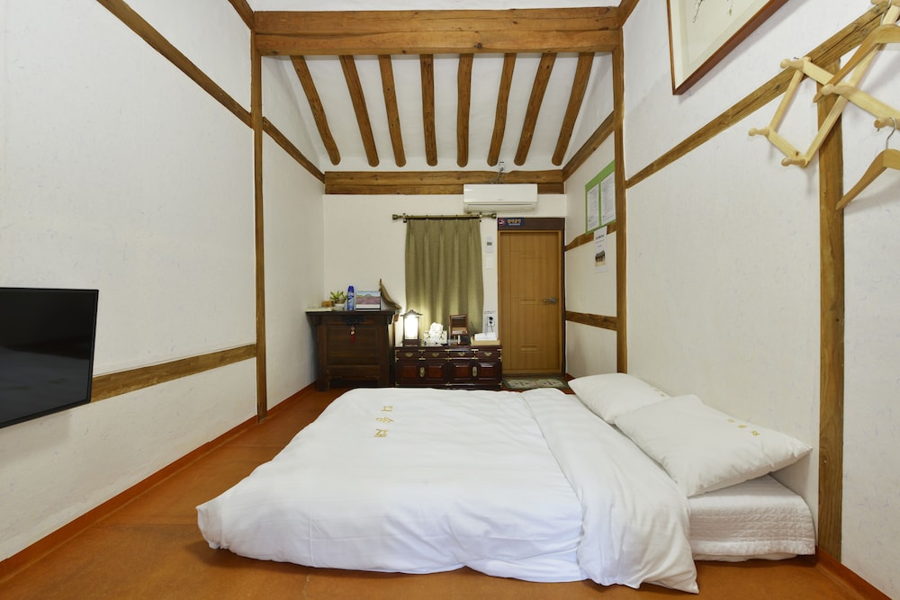 Traditional Double Room (22sqm) - Photo 2