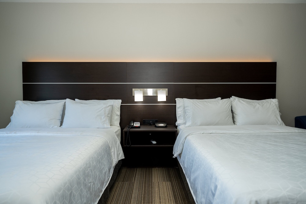 Suite, 2 Queen Beds (Additional Living Area) - Photo 2