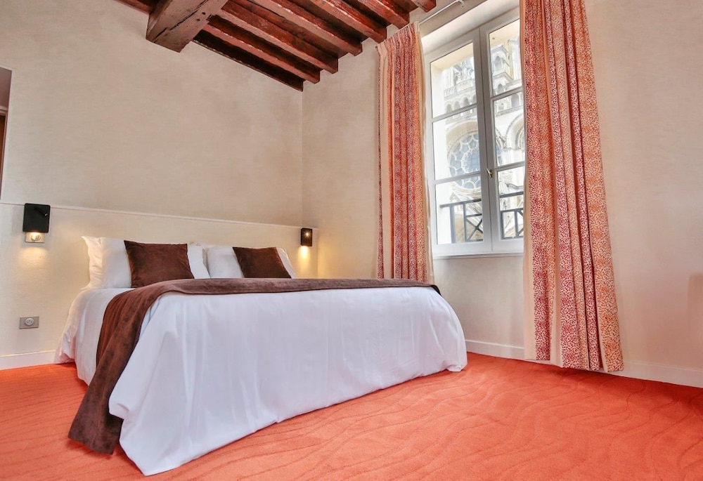 Deluxe Double Room, 1 King Bed photo 2