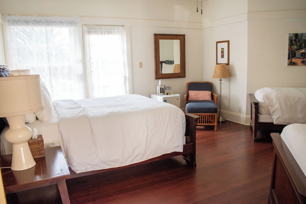 Room, Multiple Beds, Balcony photo 3