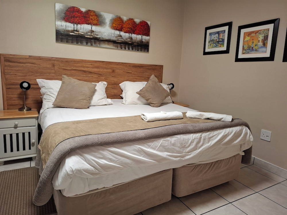 Luxury King Room photo 2