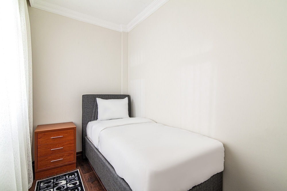 Apartment photo 2