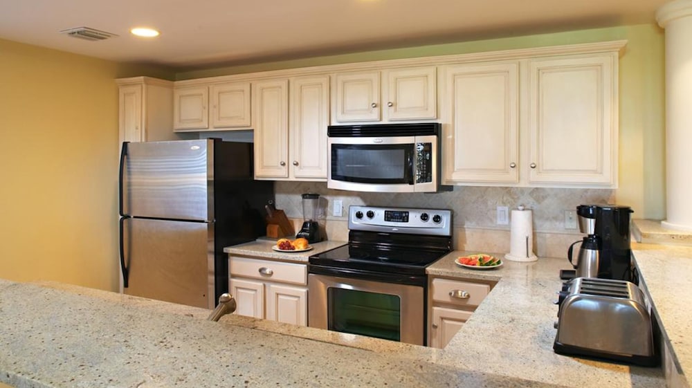 Suite, 2 Bedrooms, Ocean View (Den) - Photo 1