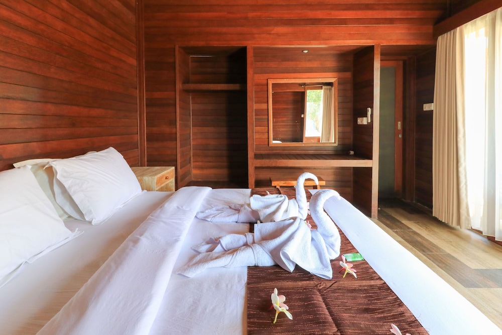 Superior Bungalow (AC) photo 3