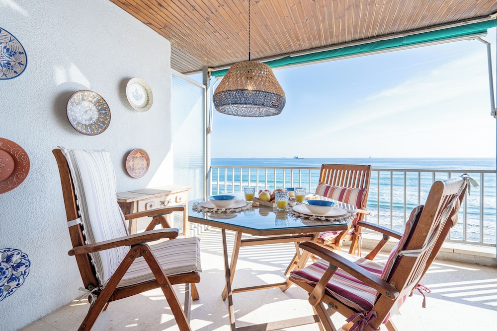 Superior Apartment, 3 Bedrooms, Beach View photo 2