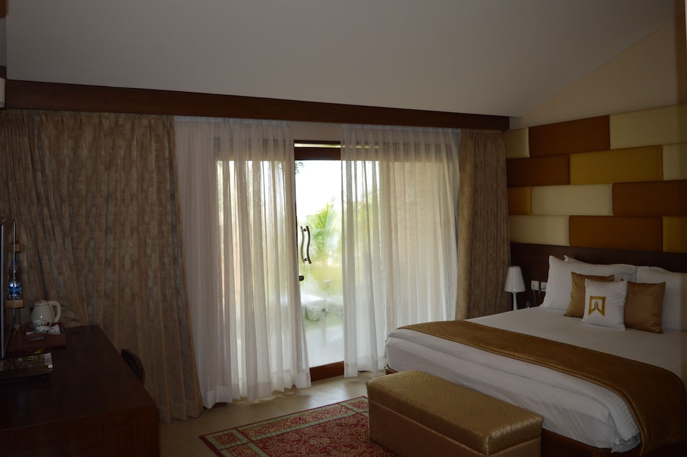 Deluxe Room, 1 Queen Bed (Club Room)