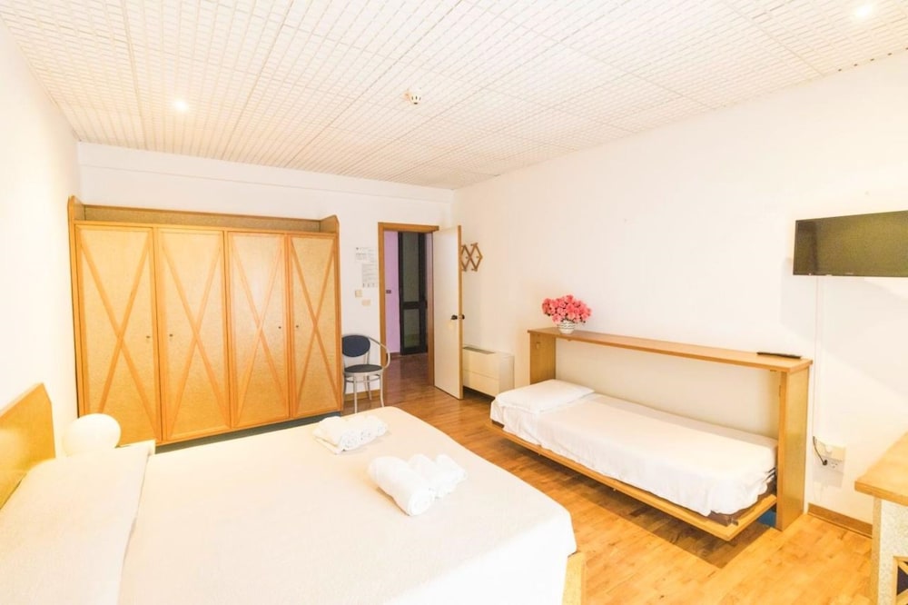 Standard Triple Room, Sea View photo 3