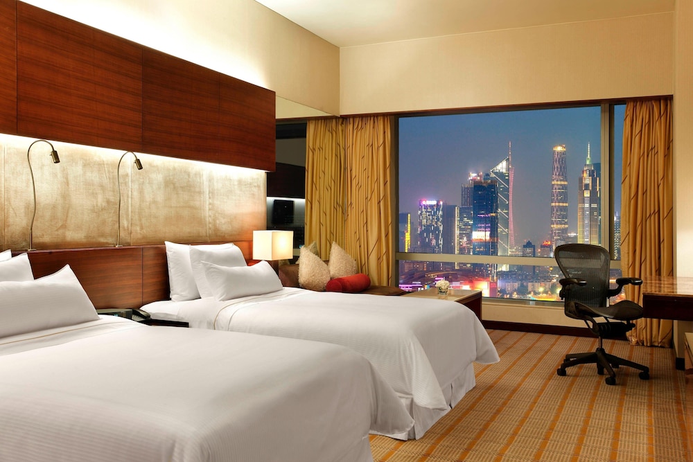 Room, 2 Twin Beds, City View - Photo 1