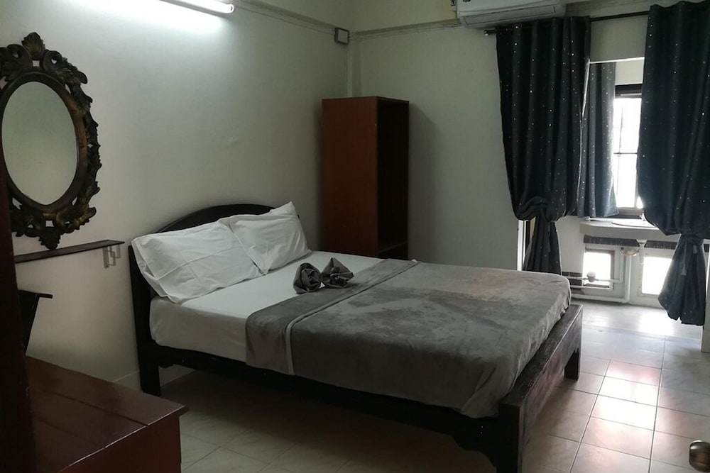 Standard Double Room - Photo 9