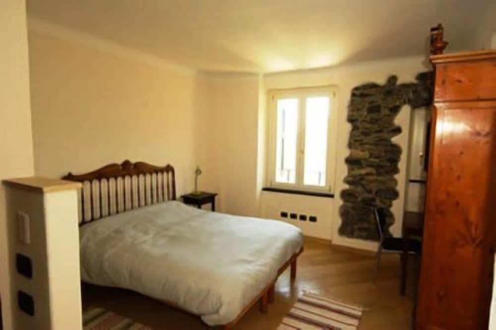 Classic Apartment, 1 Bedroom, Terrace photo 1