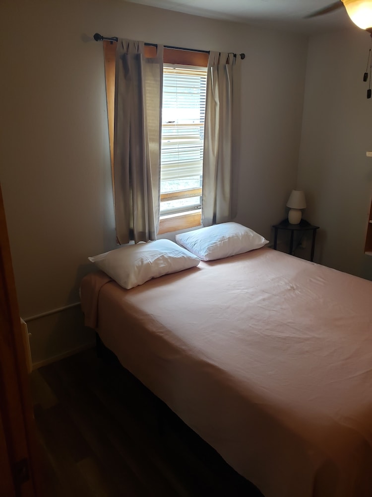 Basic Cabin photo 1