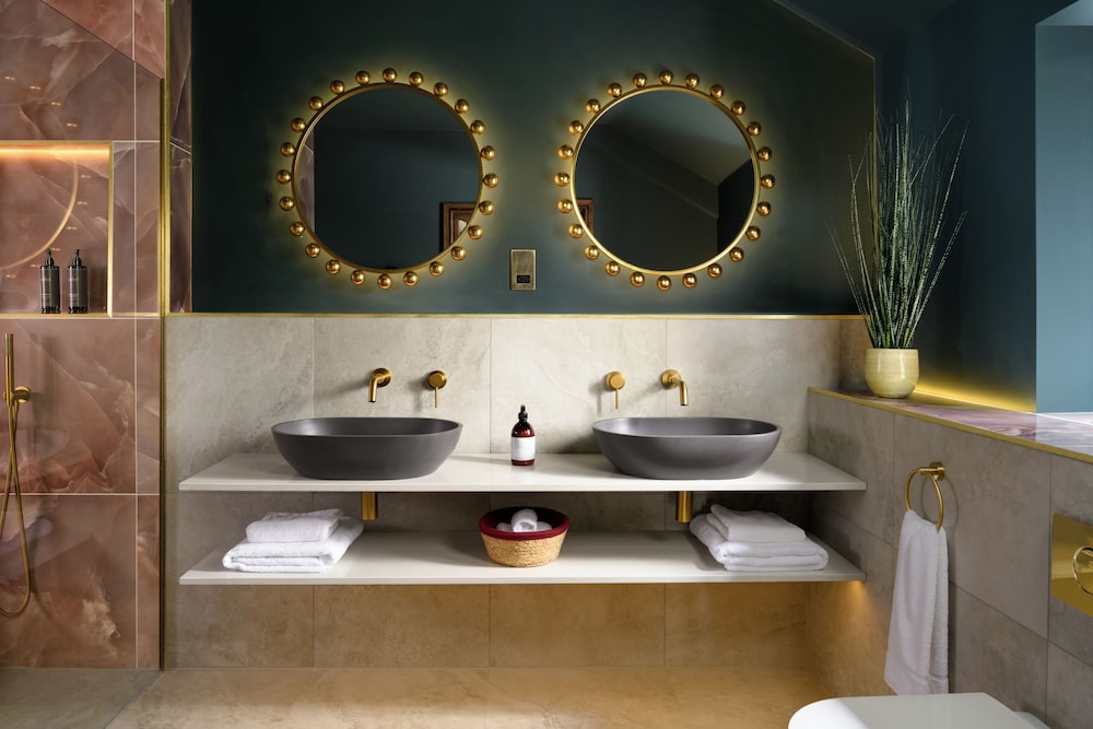 The Tempus Boutique Suite - Photo 5