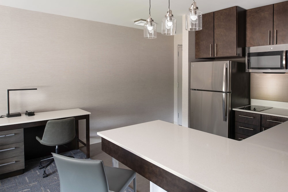 Suite, 1 Bedroom photo 2