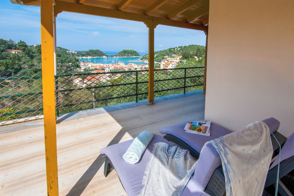 Apartment, 2 Bedrooms, Balcony, Sea View photo 2