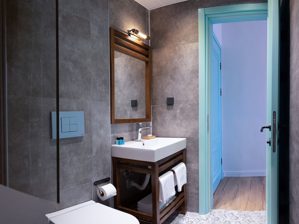 Room, Private Bathroom, Garden View photo 2