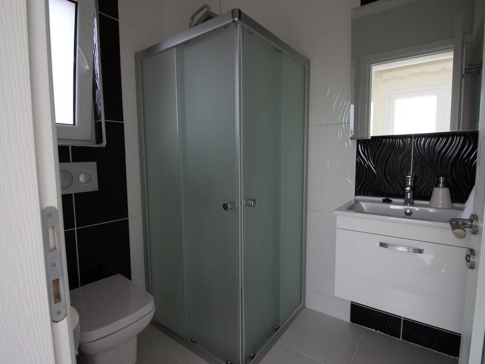 Villa photo 2