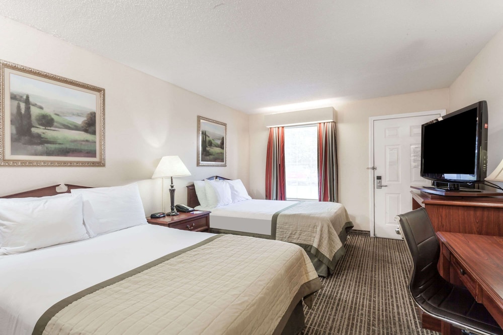 Room, Accessible photo 2