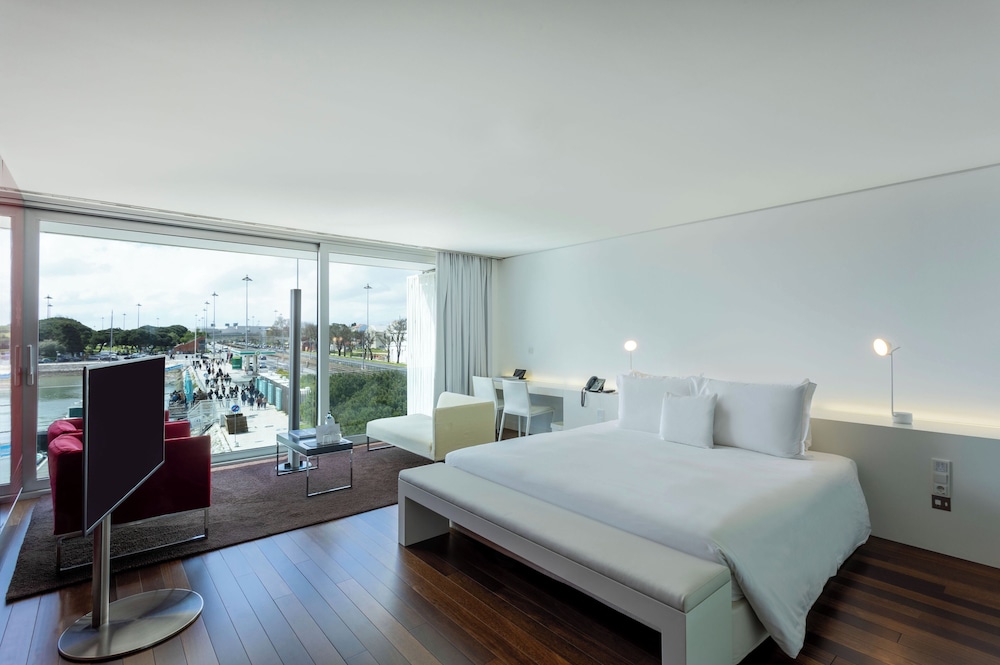 Deluxe Double Room, River View - Photo 4
