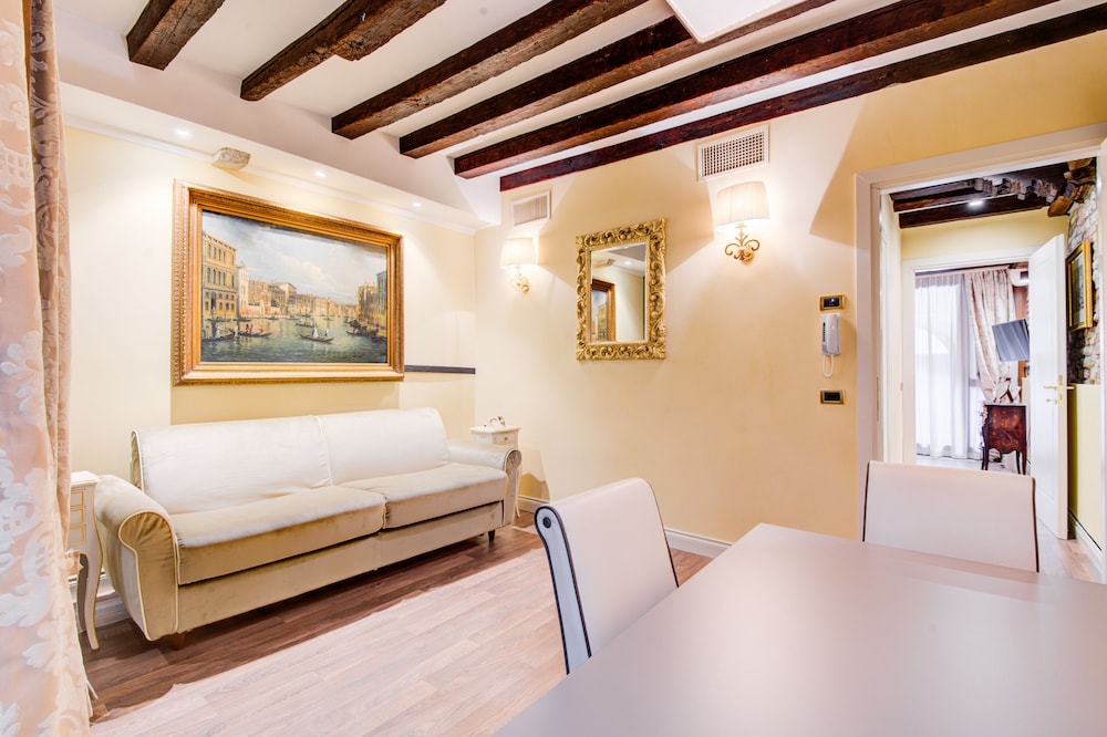 Classic Apartment, Annex Building (Casanova)