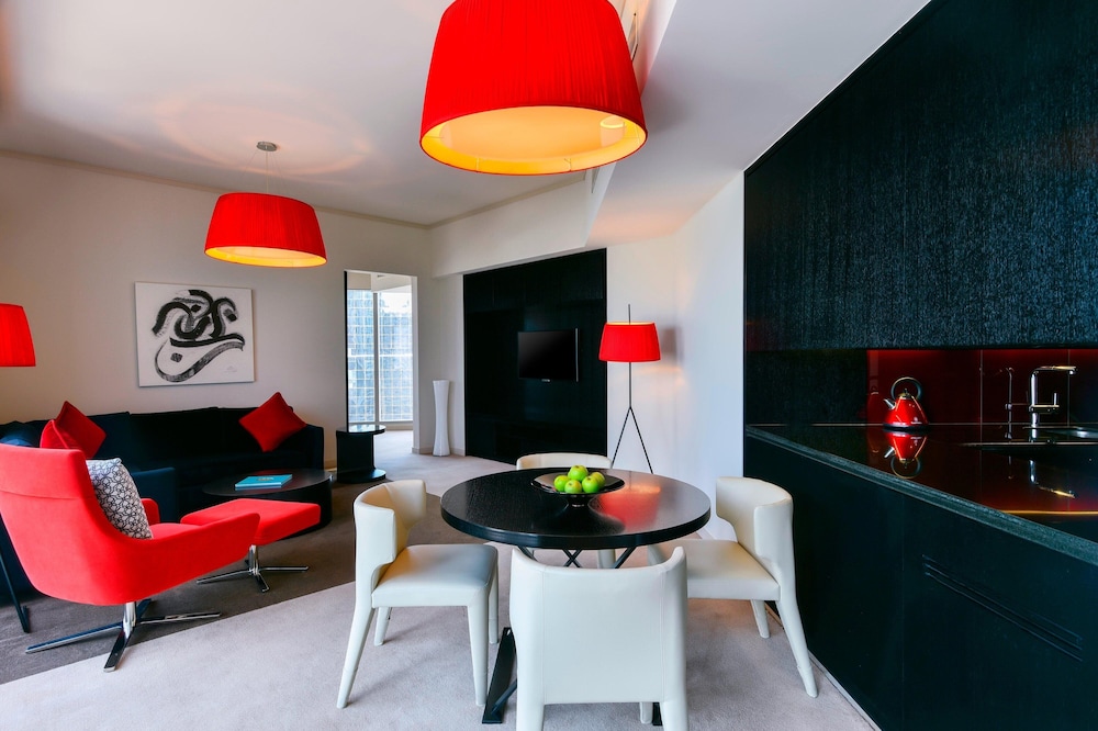 Suite, 1 Bedroom - Photo 1