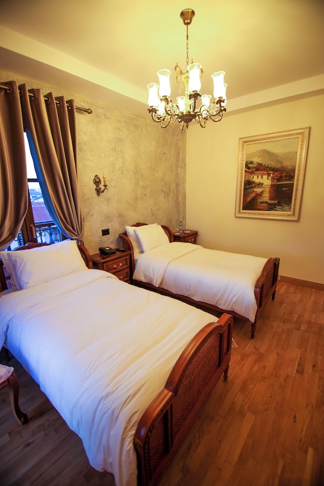 Deluxe Twin Room, City View