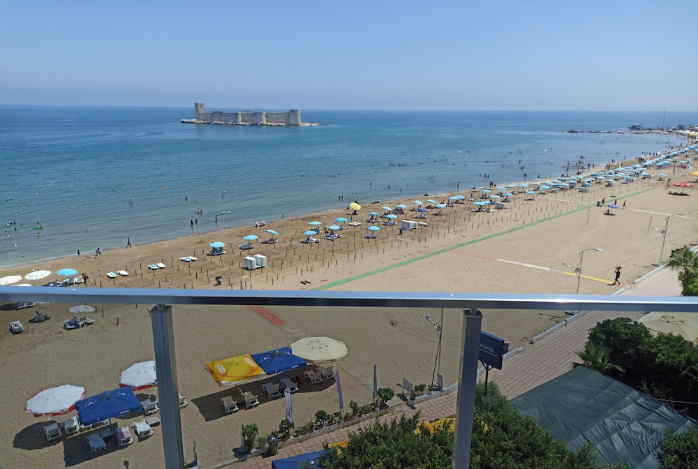 Junior Suite, 2 Bedrooms, Beach View photo 2