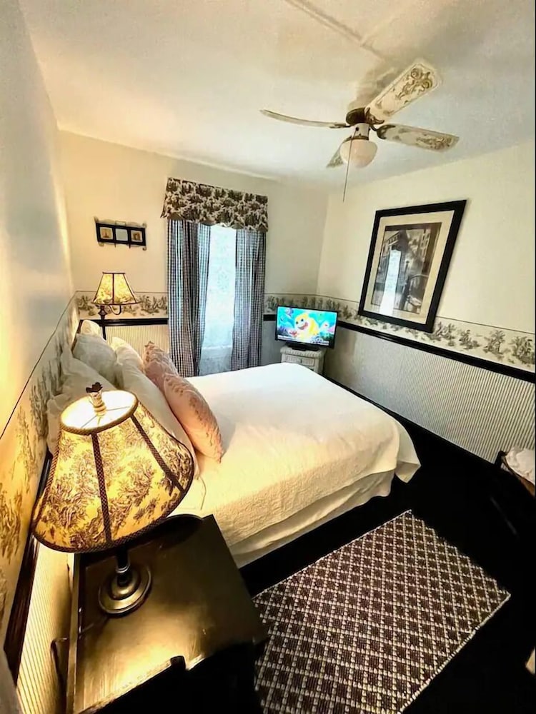 Room, Private Bathroom (Boutque Guest Room)