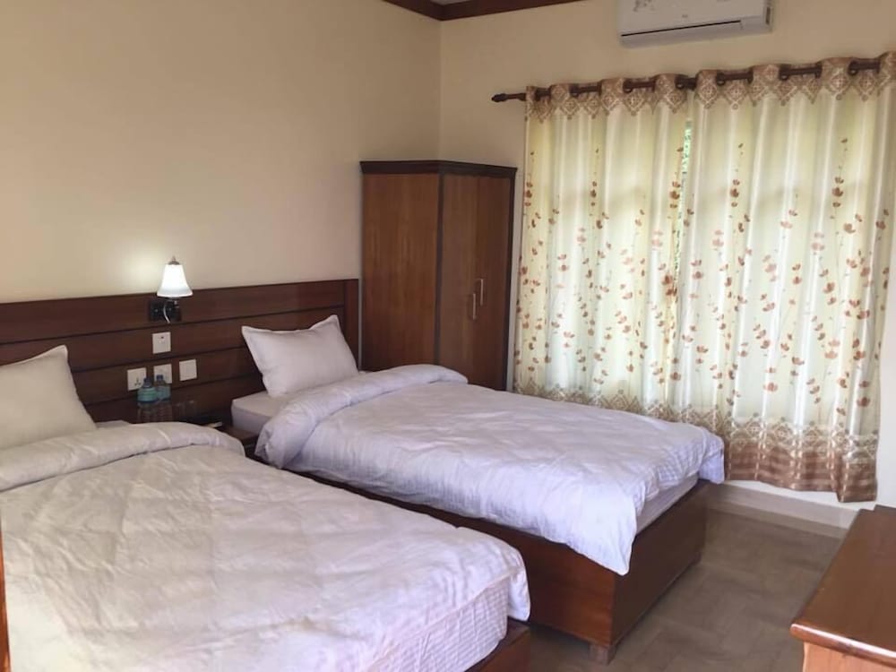 Deluxe Triple Room, 3 Twin Beds, Hill View