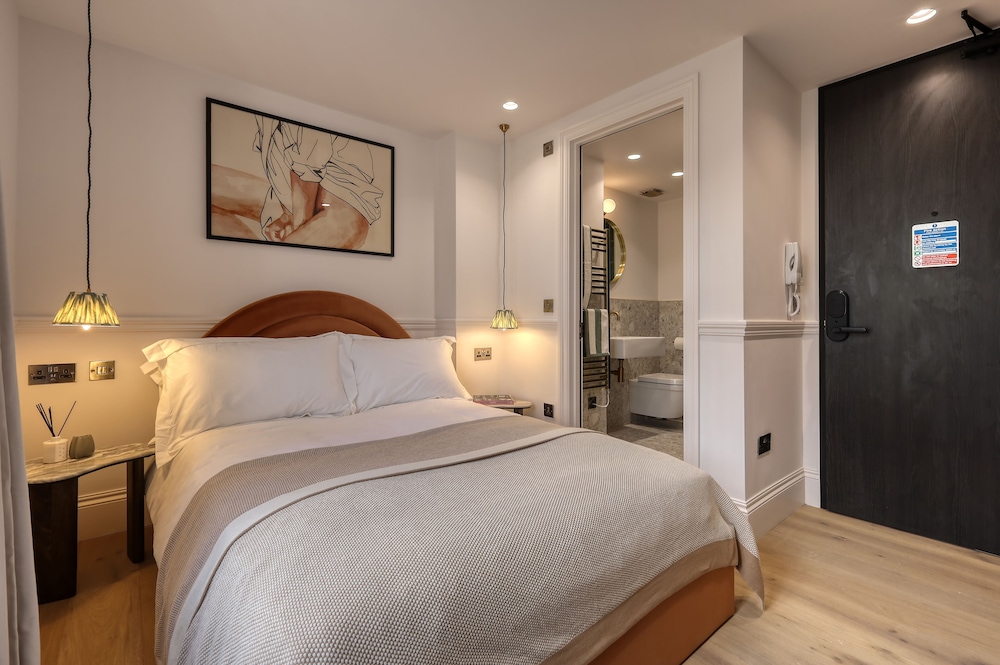 Basic Double Room photo 3