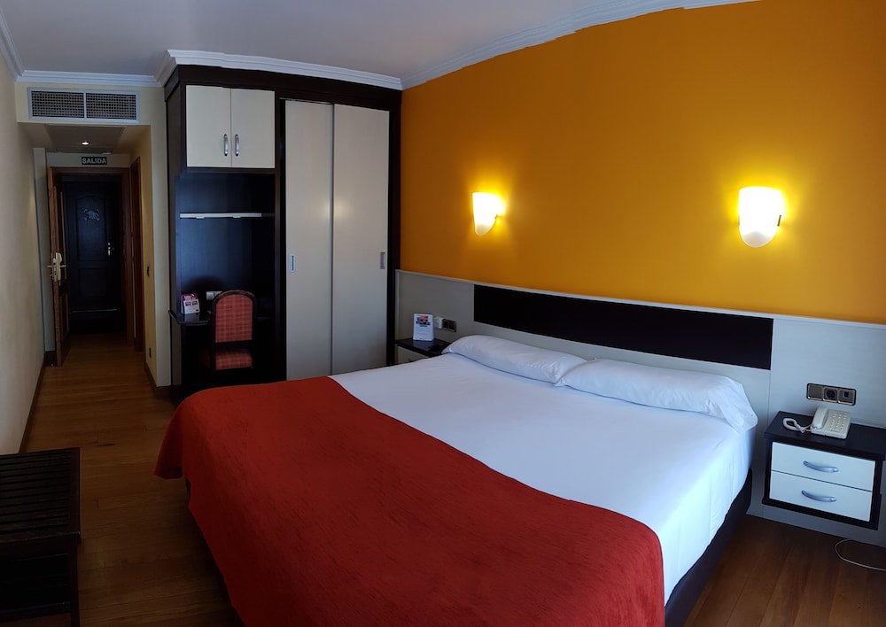Twin Room - Photo 4