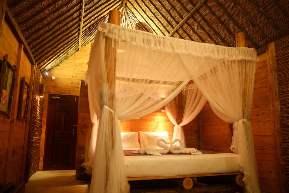 Deluxe Cabin, Sea View, Beachfront photo 3