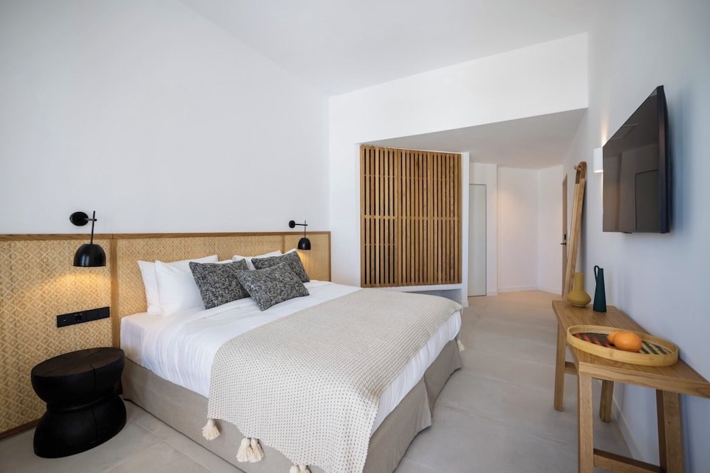 Superior Double Room with Extra Bed photo 2