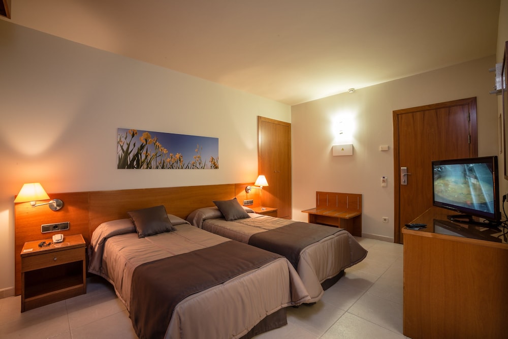 Double Room (Breakfast Excluded) photo 3
