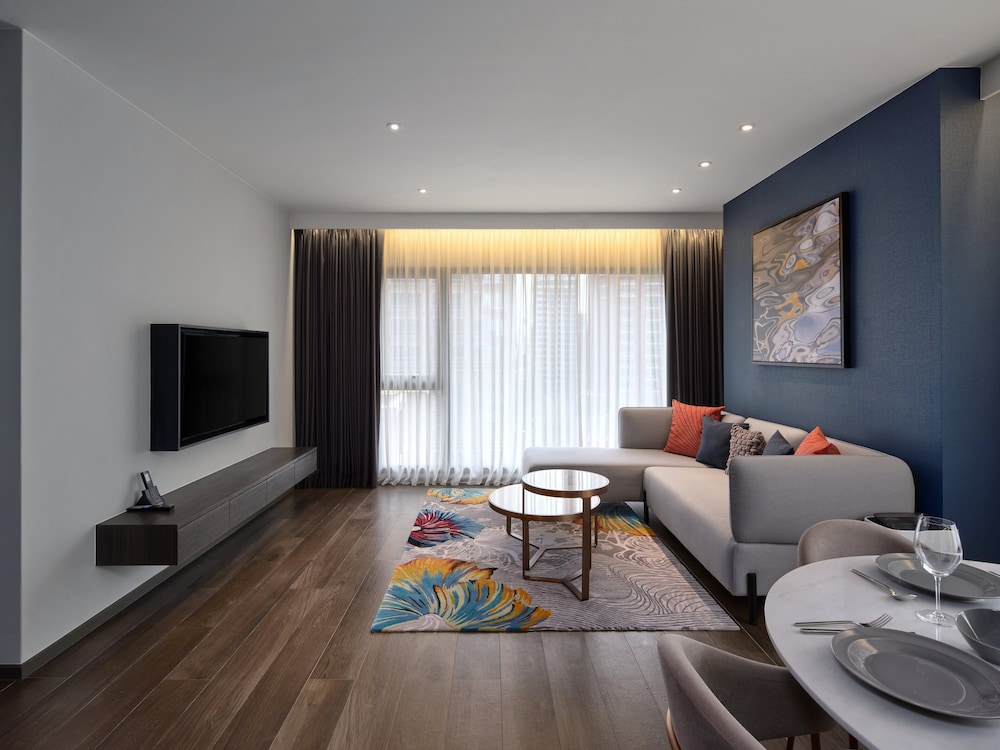 Suite, 2 Bedrooms, Corner