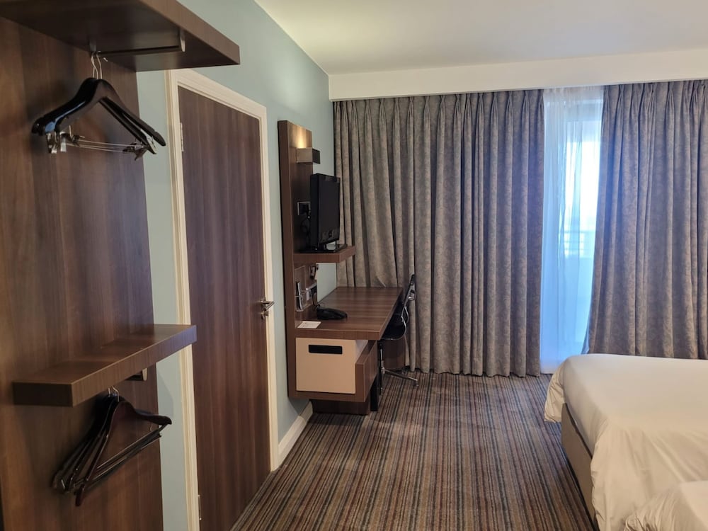 Standard Room, 2 Twin Beds, Smoking, Ocean View - Photo 2
