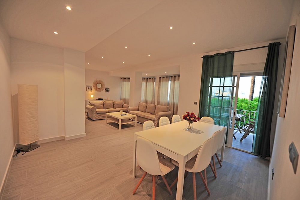 Apartamento, 5 habitaciones, balcón