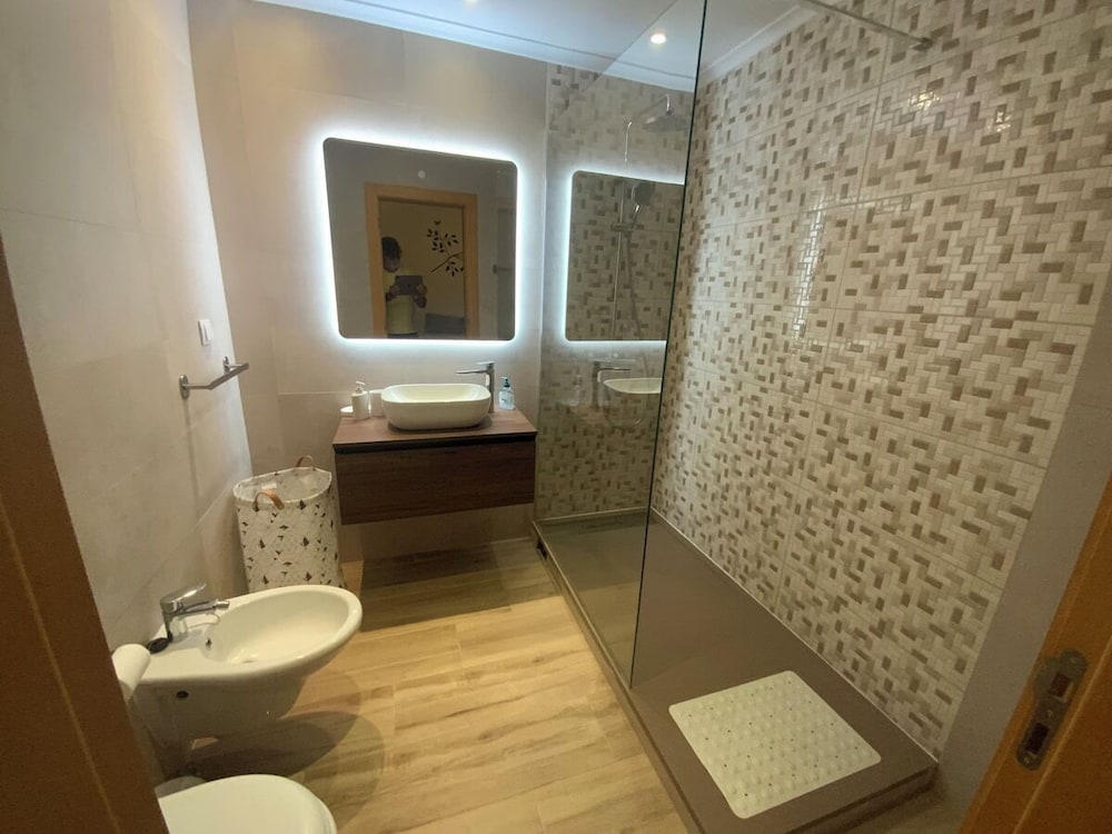 Luxury Ground-floor Appartment 5 Stars, 2 Bedrooms, 2 Bathrooms, Free Wifi, Bilde 32