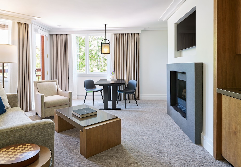Suite, 1 Bedroom (Town Side) - Photo 1
