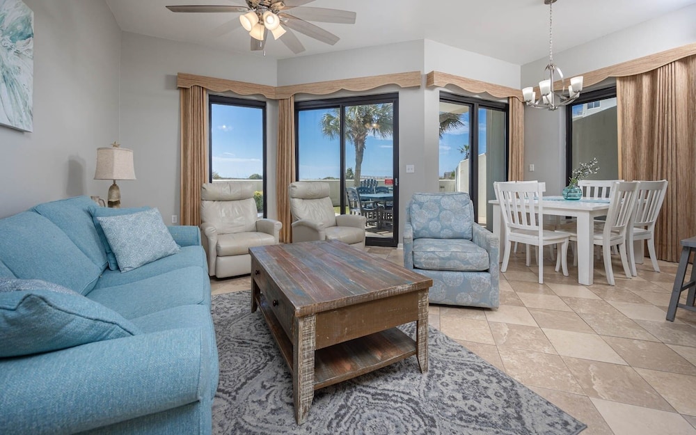 Condo, 3 Bedrooms