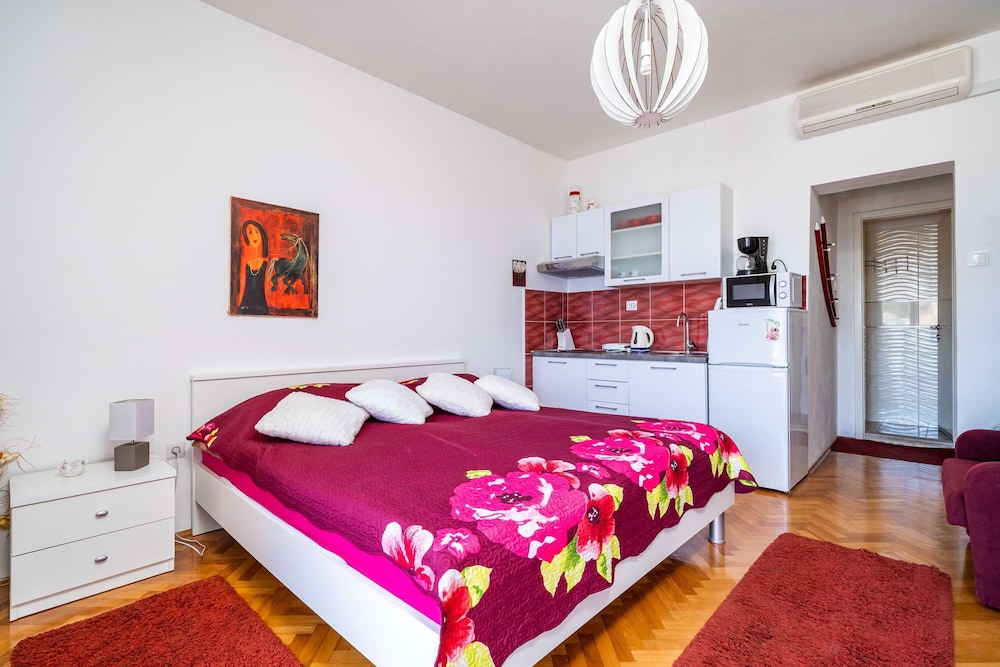 Studio (Studio Apartment with Balcony and Sea) photo 3