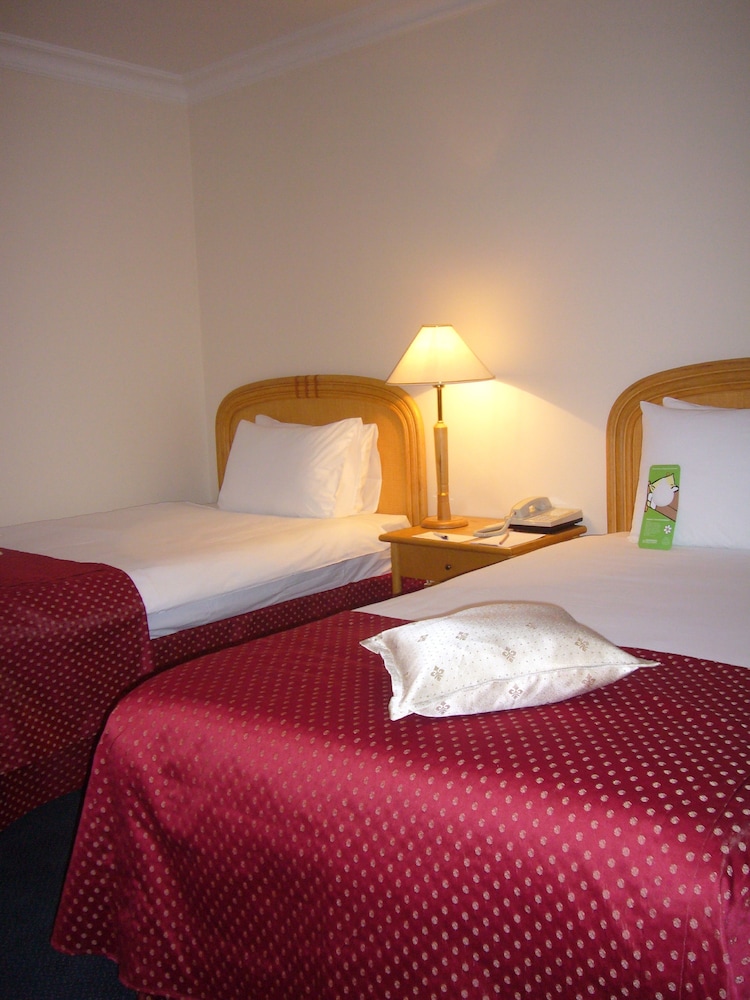 Room, 2 Twin Beds, Non Smoking - Photo 3