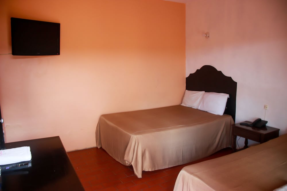 Comfort Room, 2 Double Beds (With A/C) photo 2