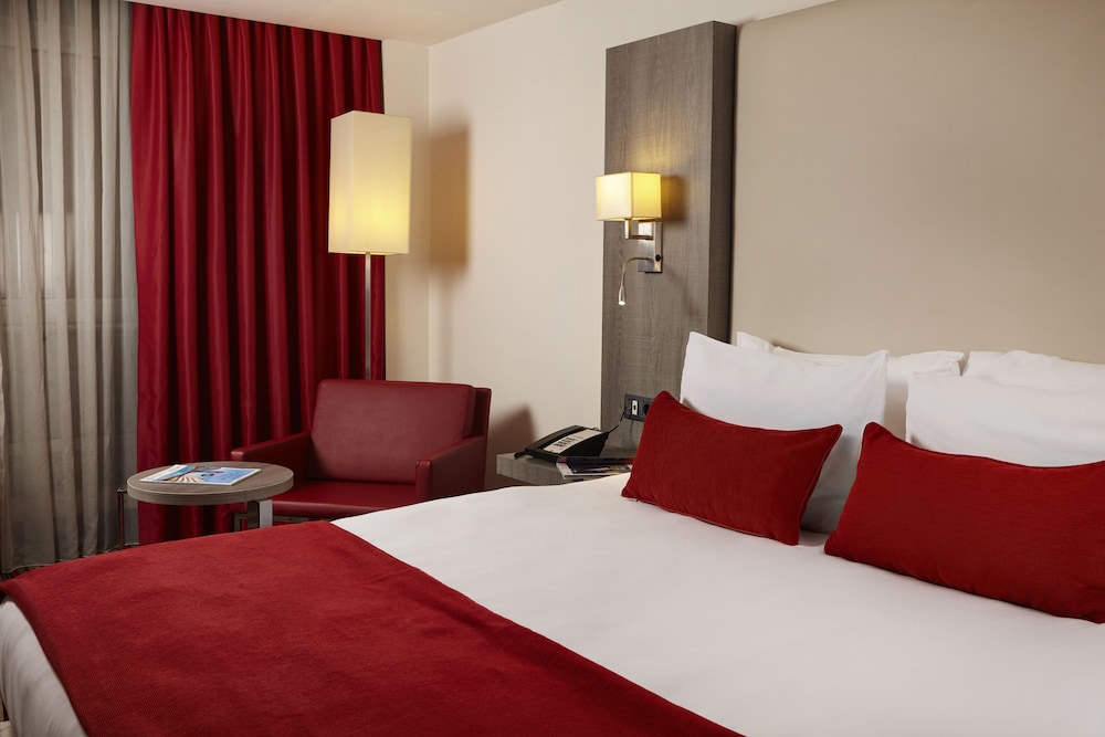 Room, 1 Queen Bed, Accessible, Smoking (Mobility)