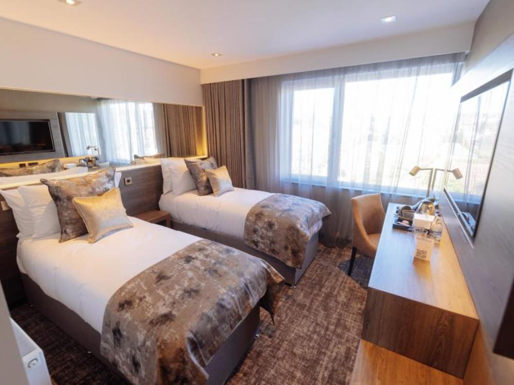 Standard Double or Twin Room, 1 Double or 2 Twin Beds photo 2