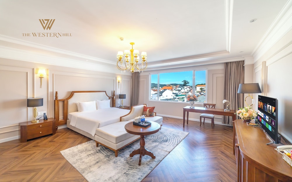 Executive Double Room, Bathtub, City View photo 1