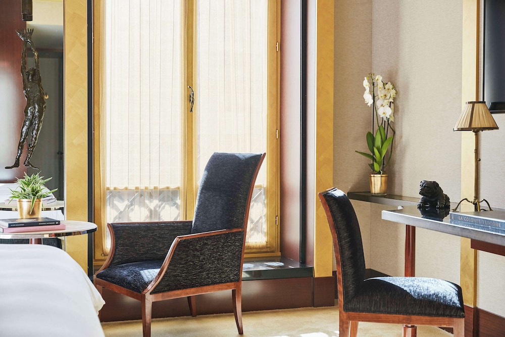 Suite, 3 Bedrooms thumbnail 5