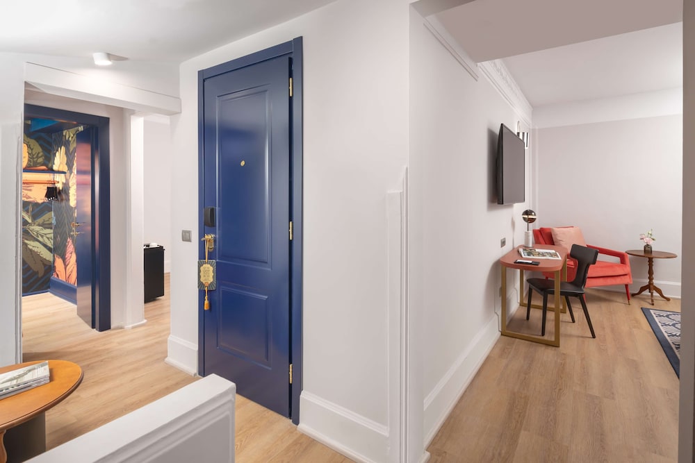Superior Suite, 1 King Bed (Duplex)
