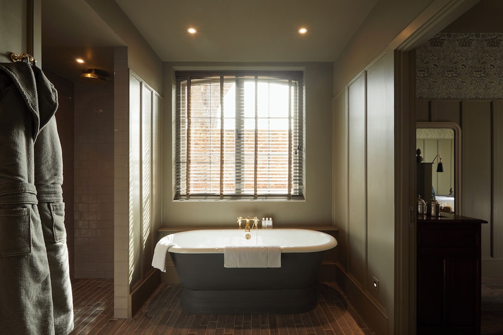 Comfy Luxe photo 3