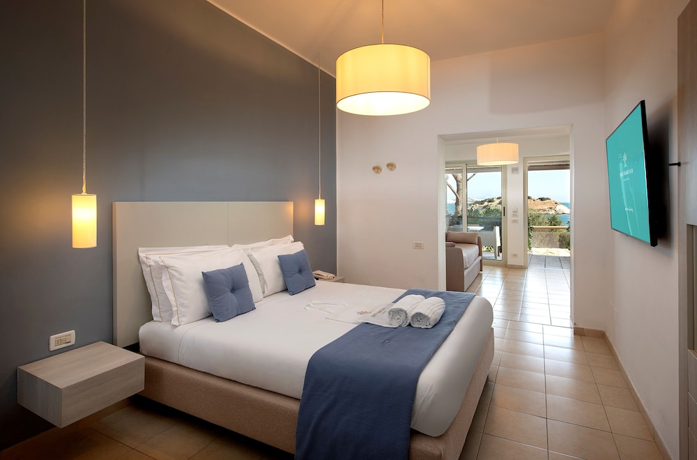 Deluxe Triple Room, 1 Queen Bed with Sofa bed, Terrace, Sea View