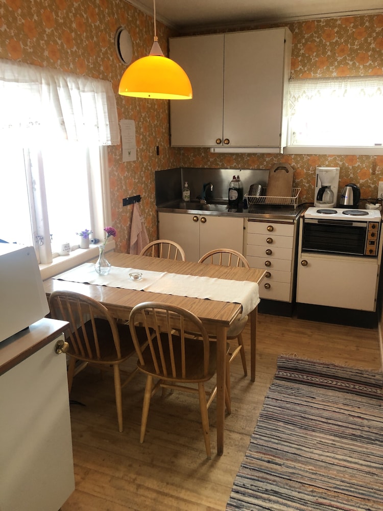 Basic Cottage, 2 Bedrooms photo 2